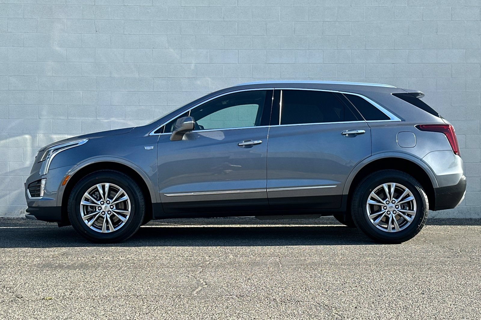 Certified 2022 Cadillac XT5 Premium Luxury FWD image 7