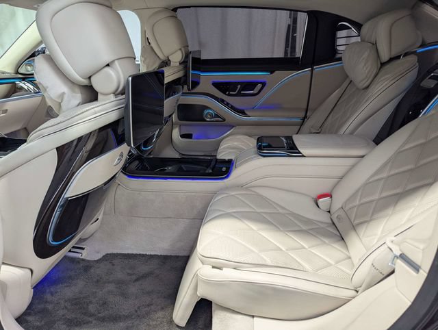 Used 2022 Mercedes-Benz Maybach S 580 4MATIC w/ Manufaktur Leather Package image 9