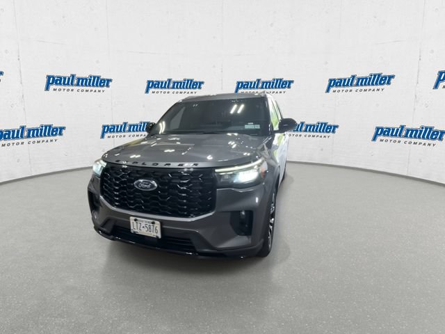 Used 2025 Ford Explorer ST-Line AWD/4WD image 4