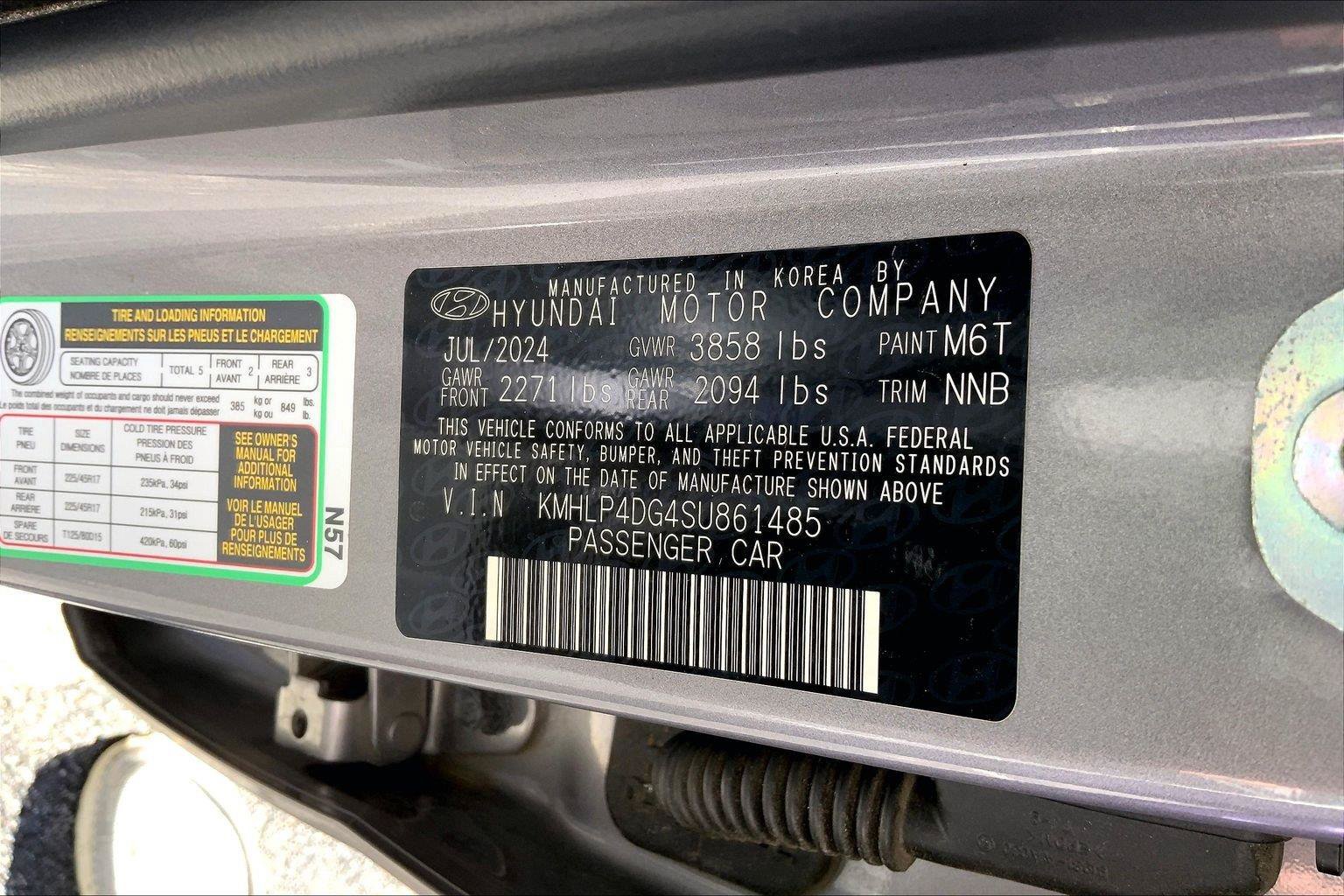 Used 2025 Hyundai Elantra Limited FWD image 32