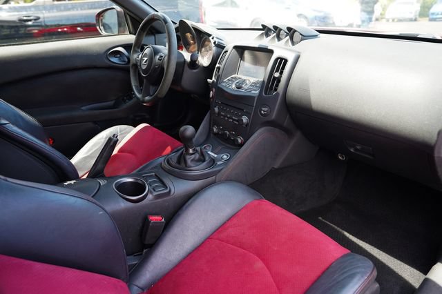 Used 2015 Nissan 370Z NISMO RWD image 16