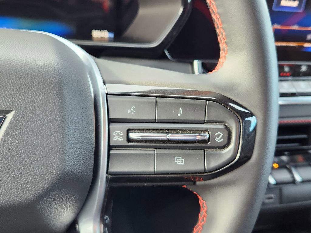 Used 2025 Chevrolet Colorado Z71 w/ Technology Package image 16