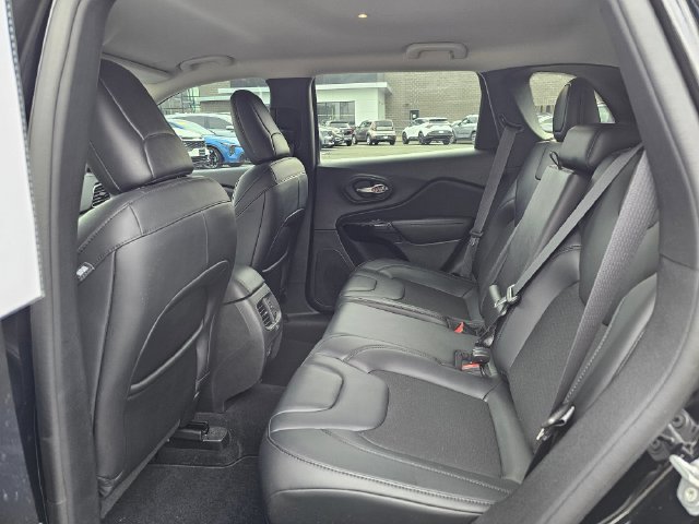 Used 2021 Jeep Cherokee Latitude Plus AWD/4WD image 20