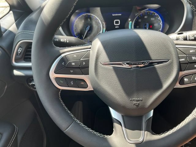 New 2026 Chrysler Pacifica Select AWD/4WD image 31