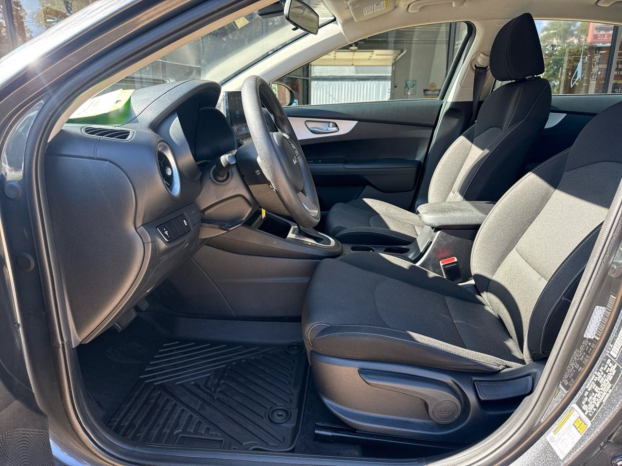 Used 2024 Kia Forte LXS FWD image 7