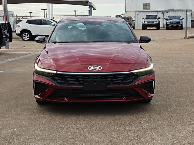 Used 2025 Hyundai Elantra Sport FWD image 2
