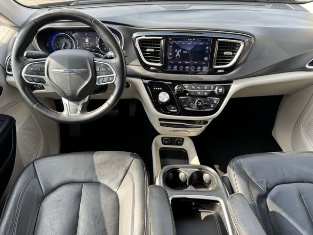 Used 2020 Chrysler Pacifica Touring-L Plus w/ Tire & Wheel Group FWD image 12