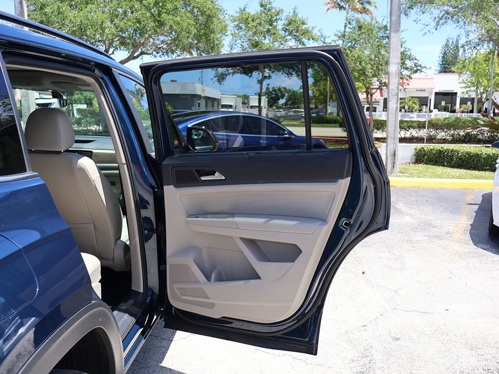 Used 2022 Volkswagen Atlas SE w/ Panoramic Sunroof Package FWD image 27