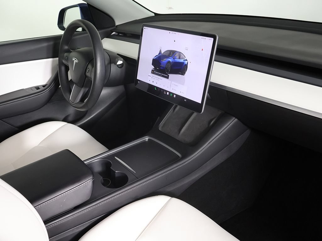 Used 2022 Tesla Model Y Long Range AWD/4WD image 23