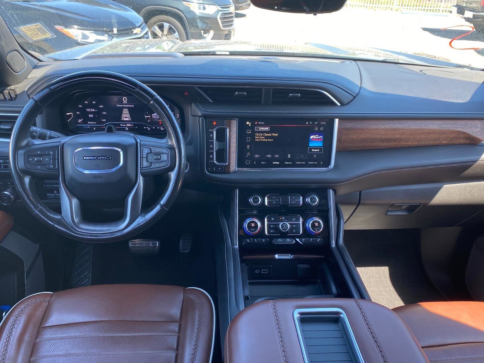 Used 2024 GMC Yukon Denali Ultimate AWD/4WD image 10