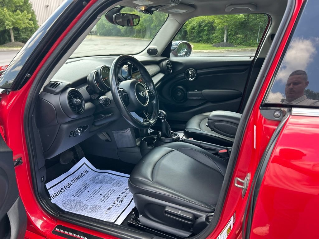 Used 2015 MINI Cooper 4-Door Hardtop FWD image 11