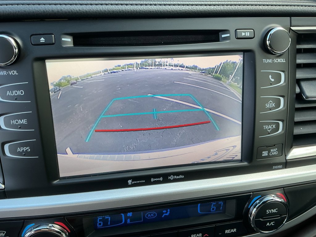Used 2019 Toyota Highlander XLE AWD/4WD image 28