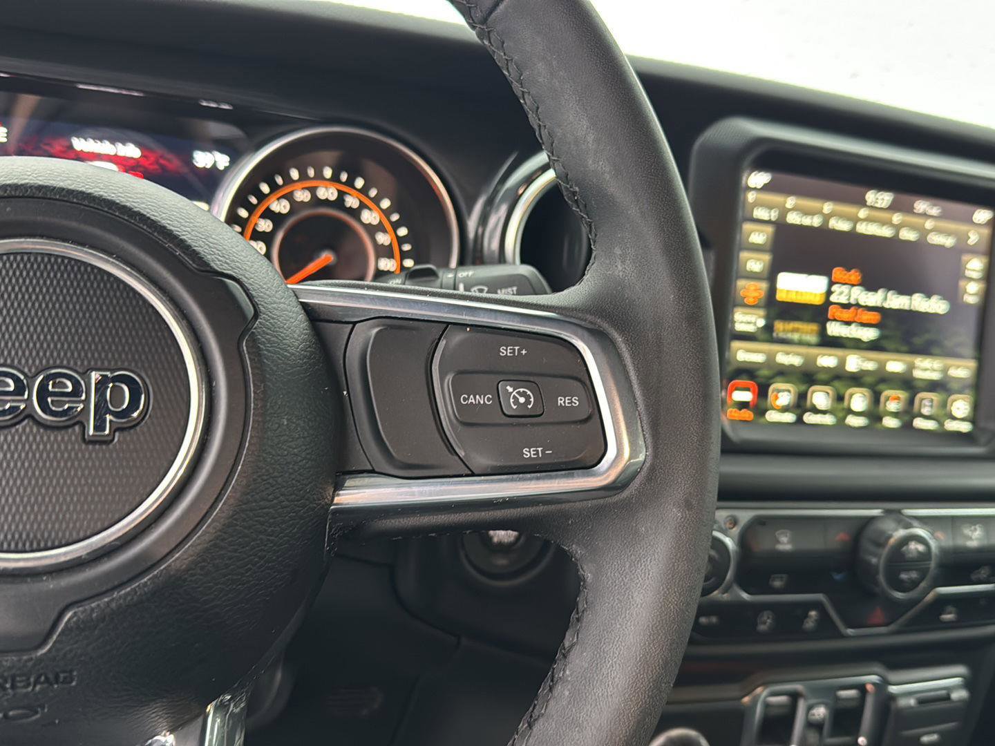 Used 2023 Jeep Wrangler Unlimited Sahara image 19