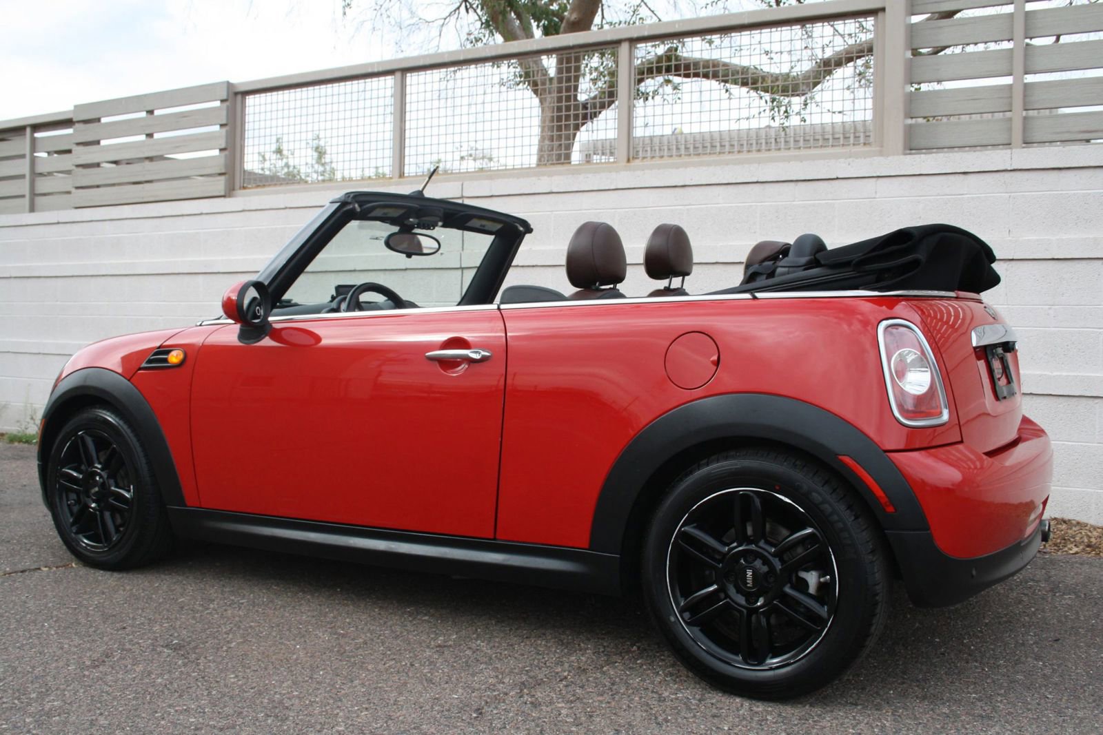 Used 2013 MINI Cooper Convertible image 19