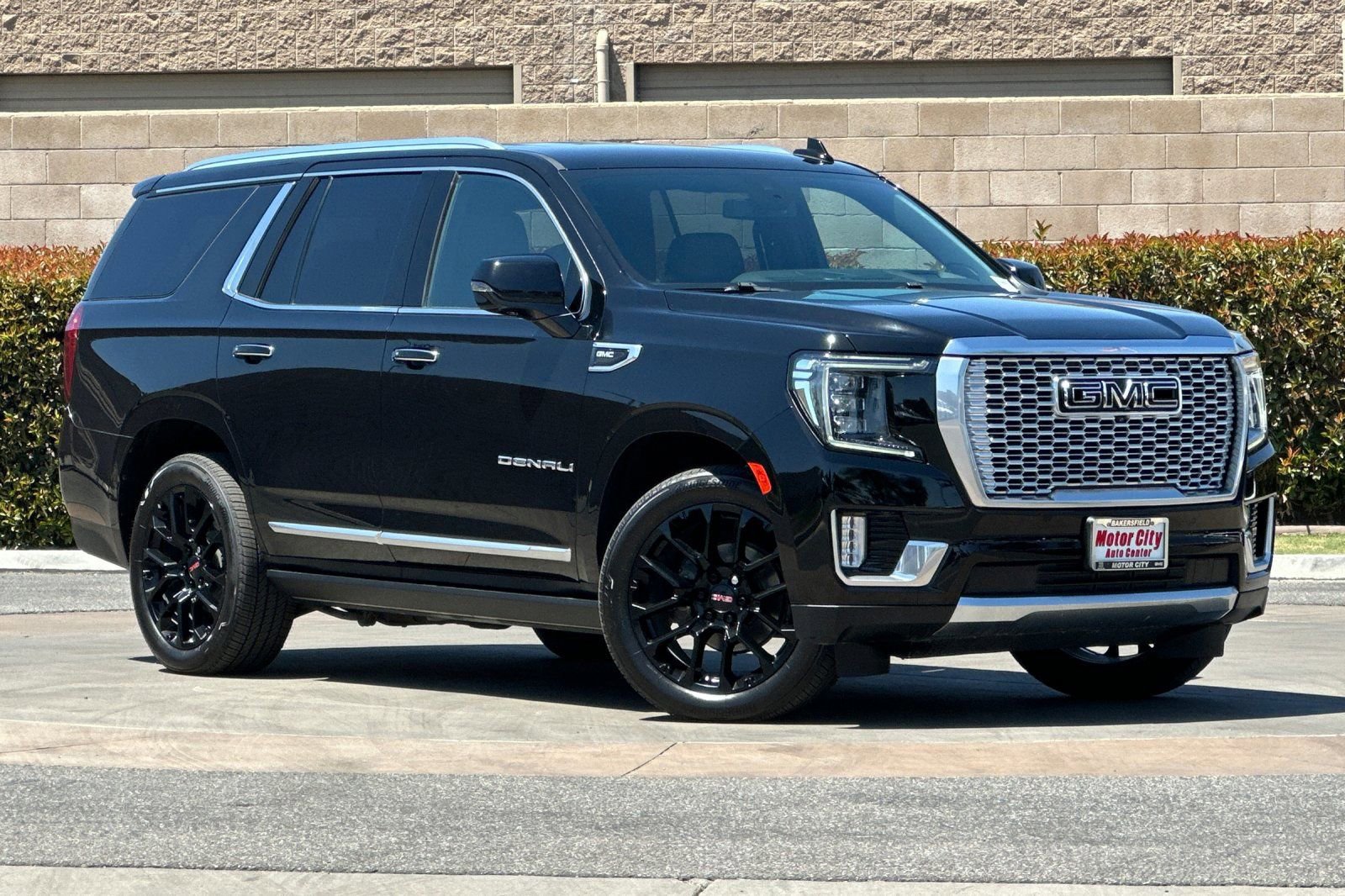 Certified 2022 GMC Yukon Denali w/ Max Trailering Package AWD/4WD image 2