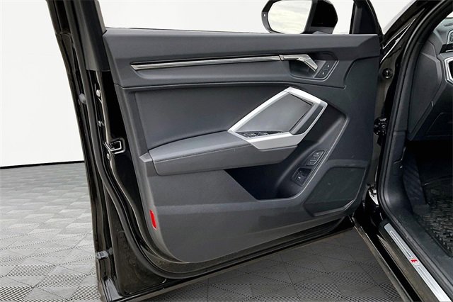 Used 2025 Audi Q3 2.0T Premium w/ Convenience Package image 18