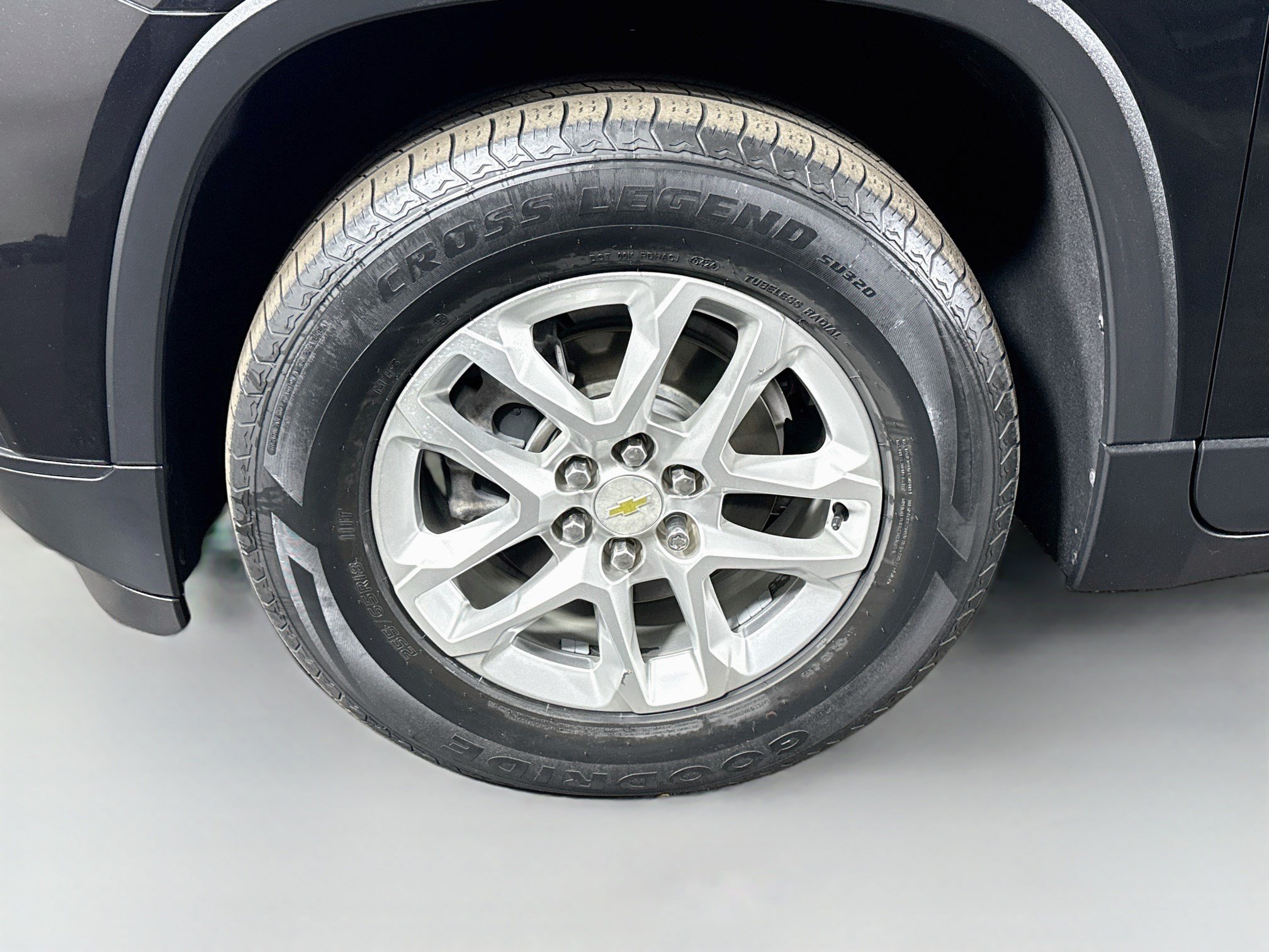 Used 2021 Chevrolet Traverse LS FWD image 38