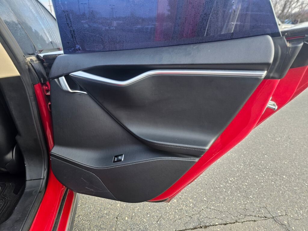 Used 2014 Tesla Model S 60 image 14