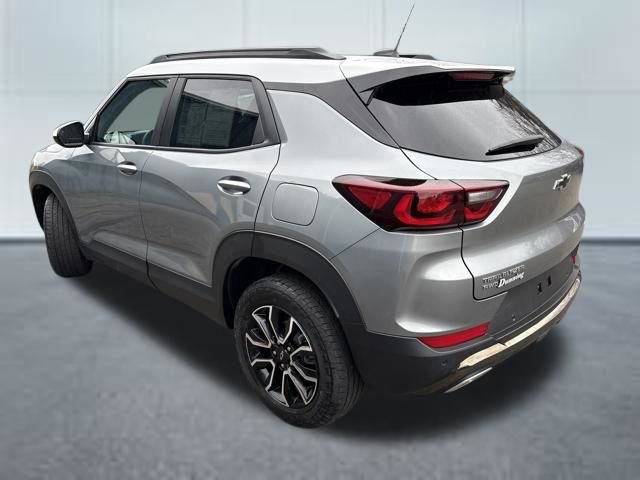 Used 2025 Chevrolet TrailBlazer ACTIV w/ Convenience Package image 2