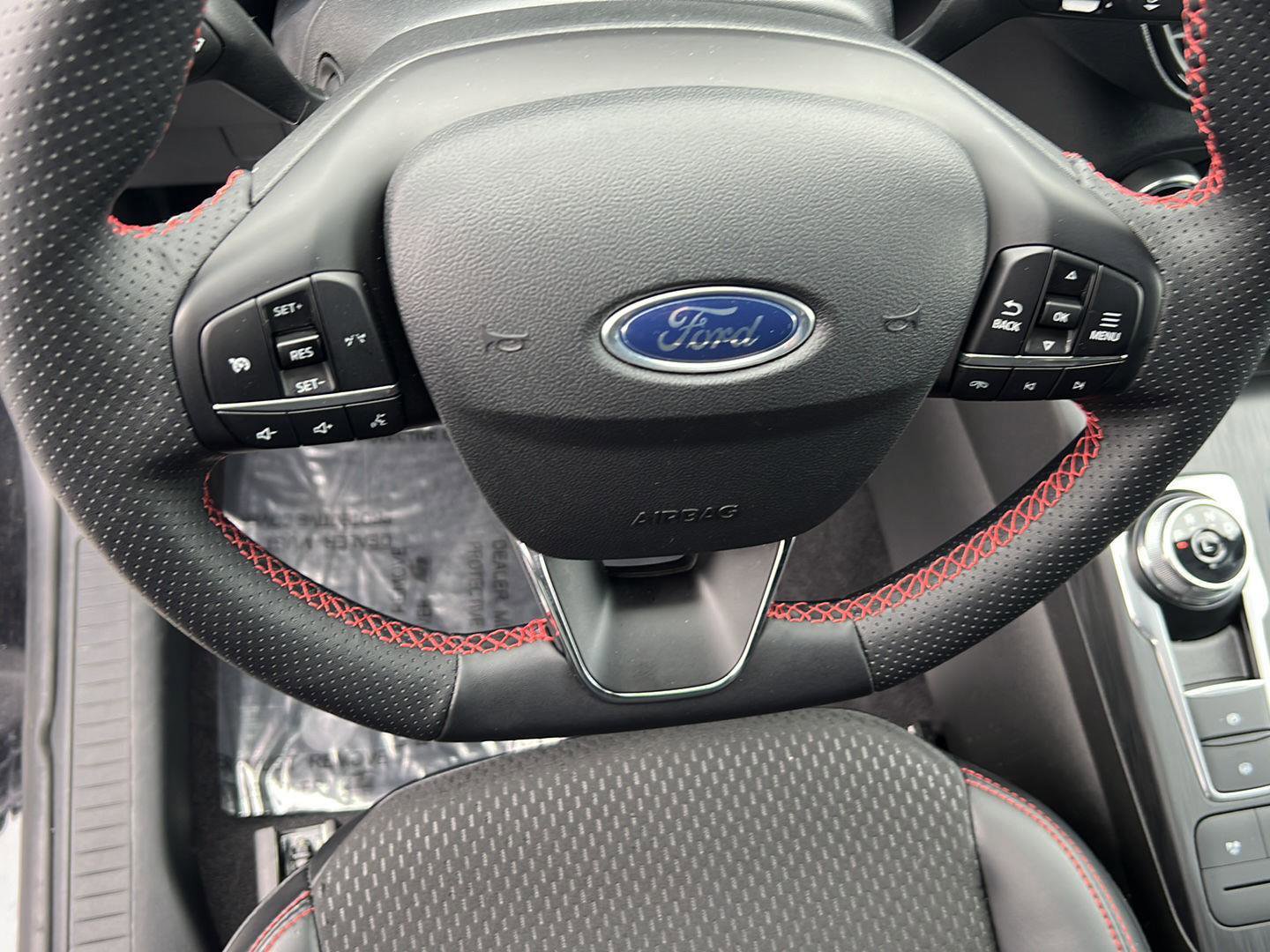 Used 2025 Ford Escape ST-Line image 16