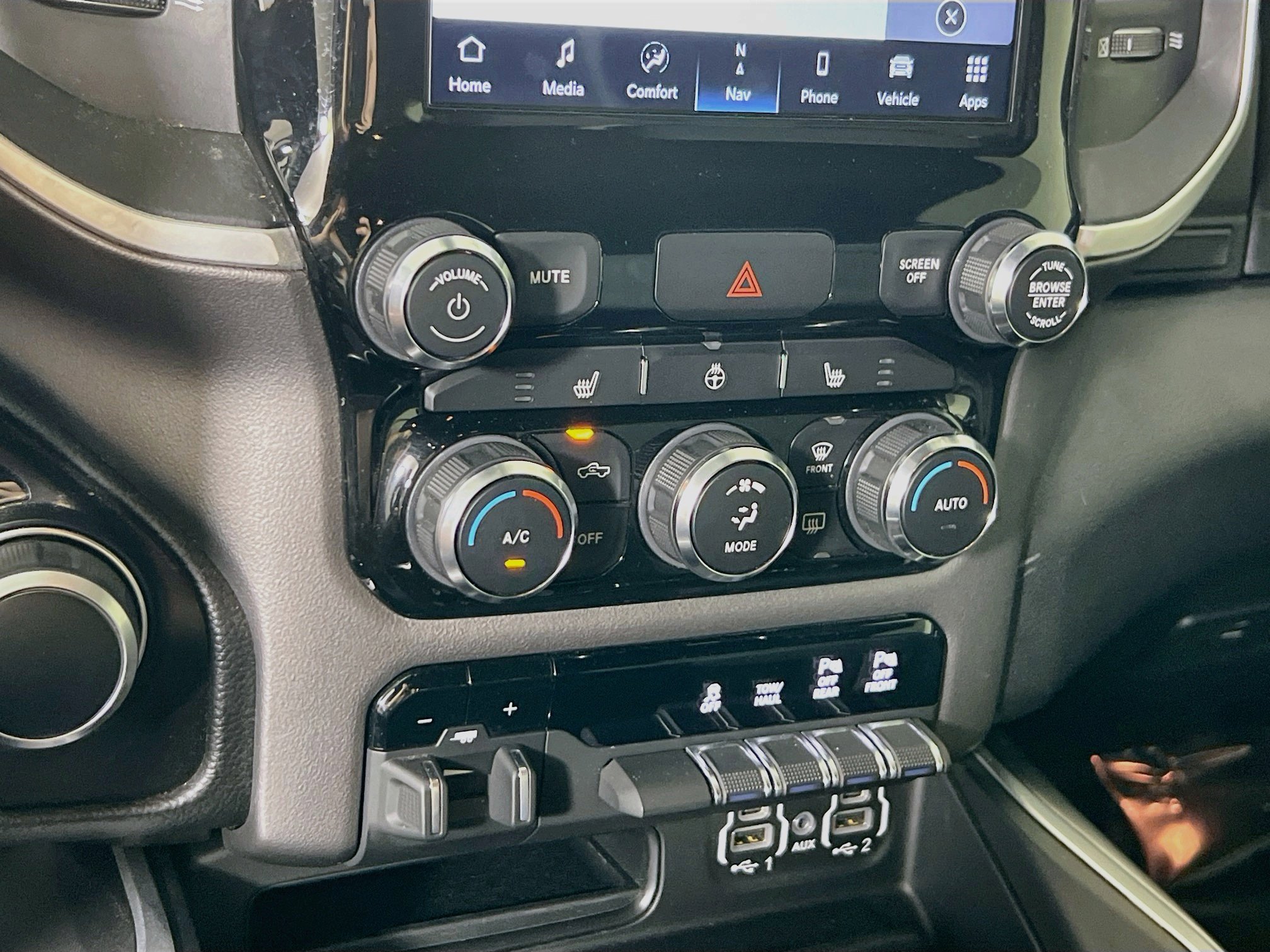 Used 2022 RAM 1500 Big Horn AWD/4WD image 16