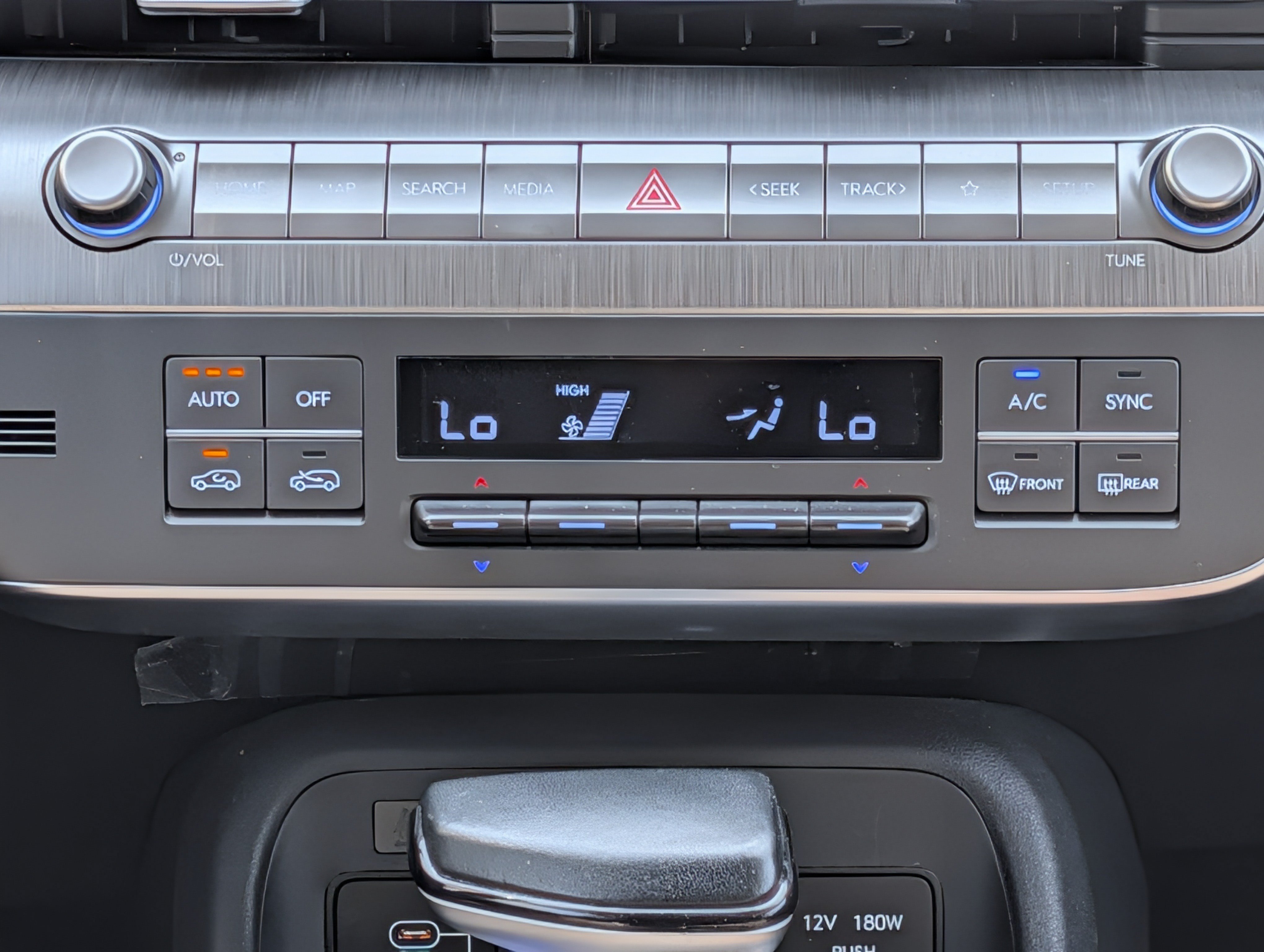 Used 2024 Hyundai Kona SEL AWD/4WD image 29