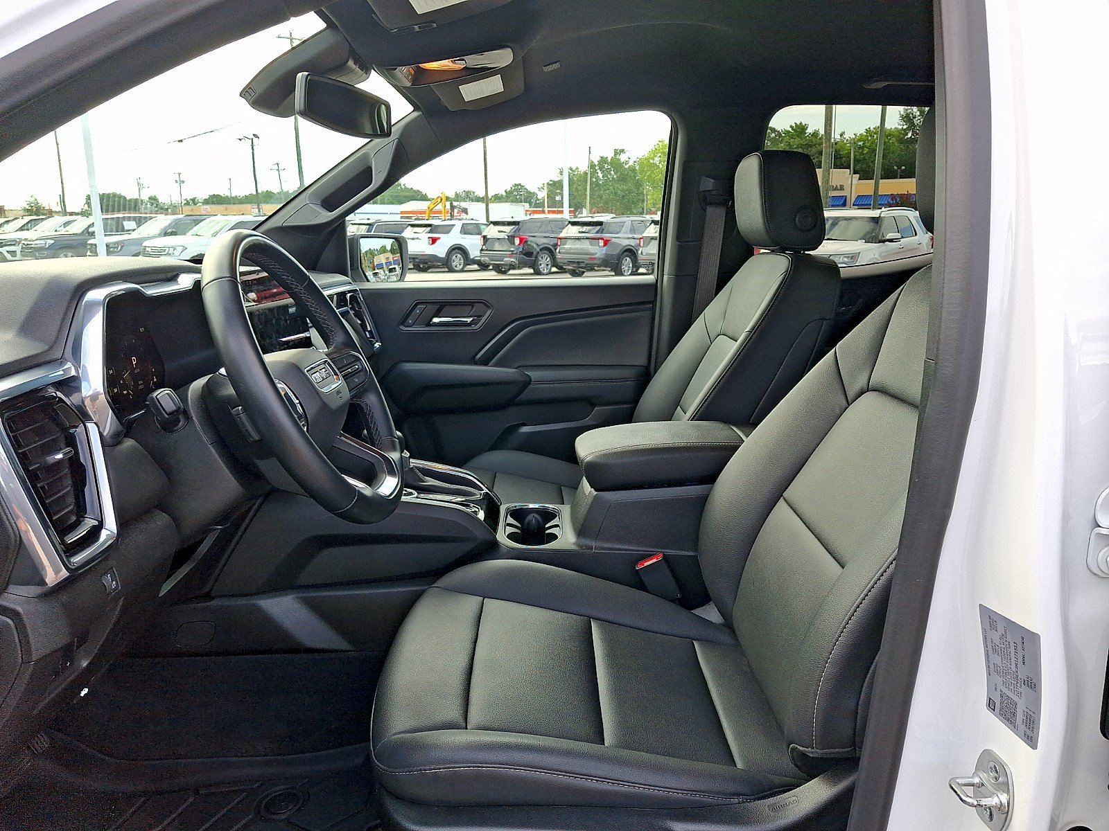 Used 2024 GMC Canyon Elevation w/ Elevation Premium Package AWD/4WD image 12