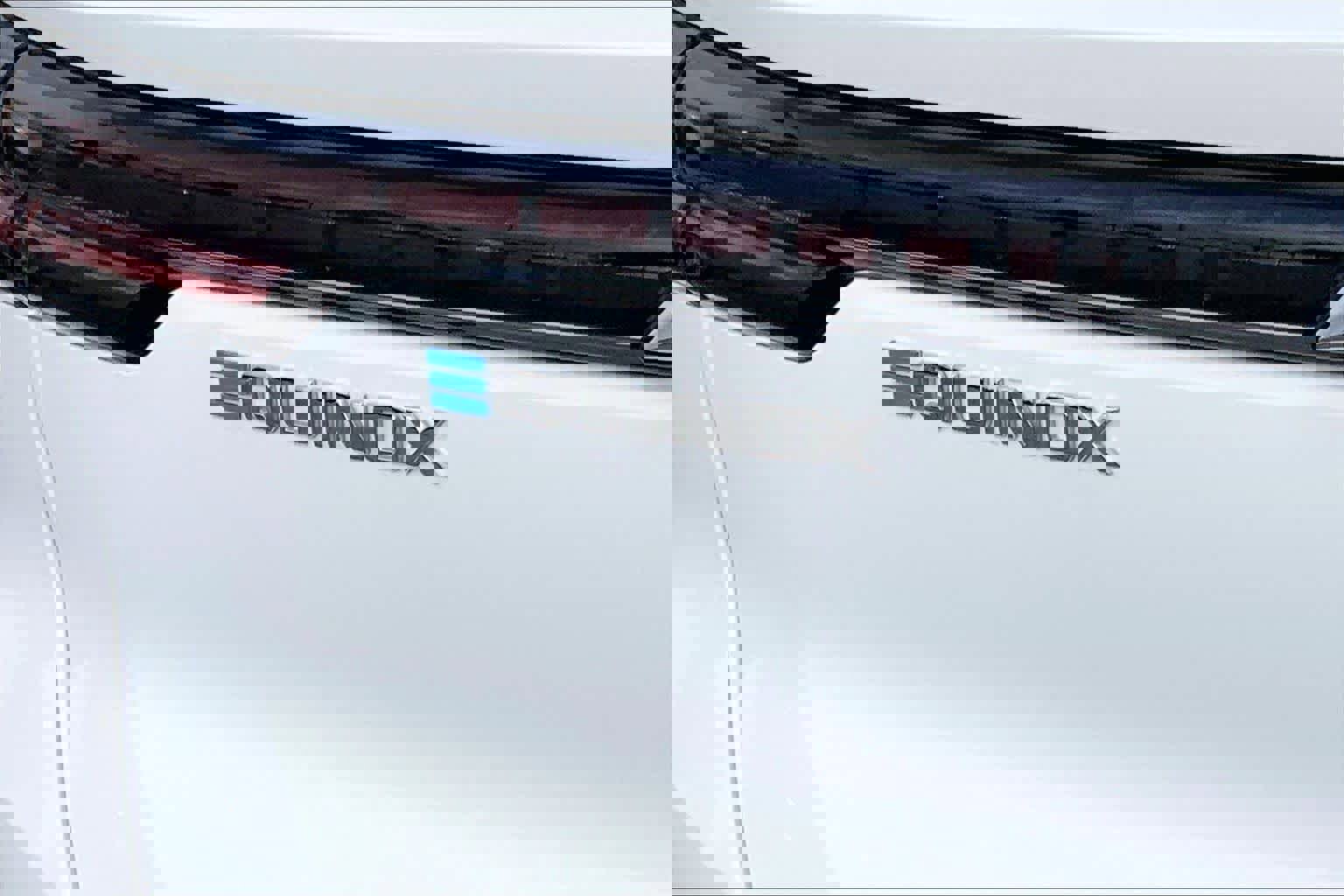 Used 2025 Chevrolet Equinox EV LT image 9