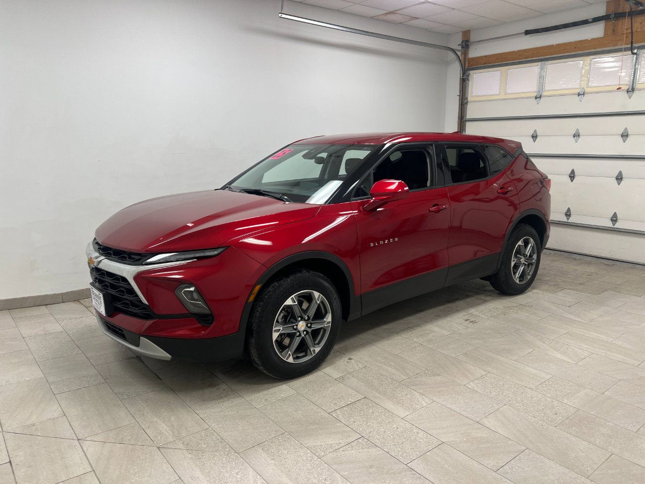 Used 2025 Chevrolet Blazer LT image 7