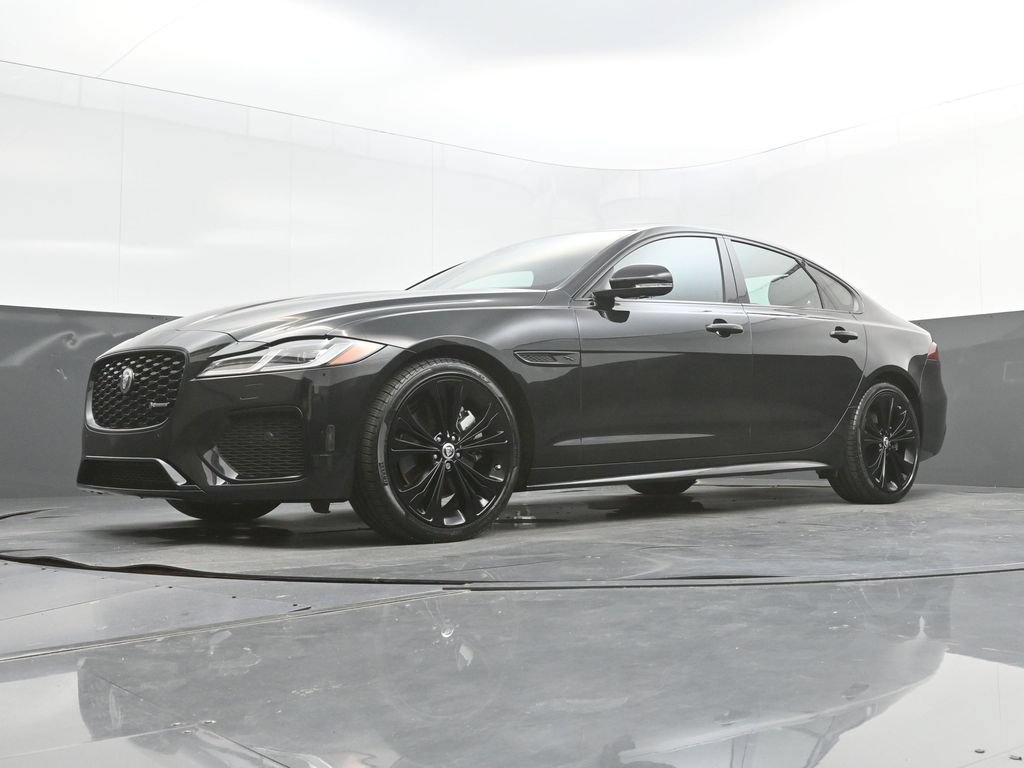 Certified 2024 Jaguar XF R-Dynamic SE AWD/4WD image 39
