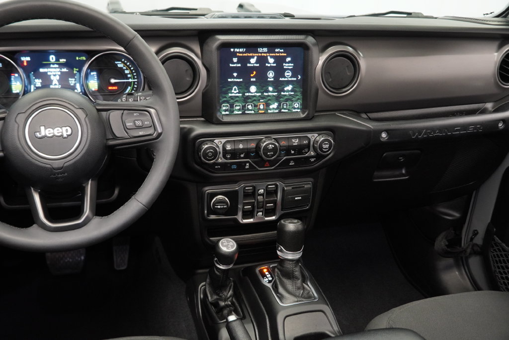 Used 2023 Jeep Wrangler Unlimited w/ Sun & Screen Package AWD/4WD image 23