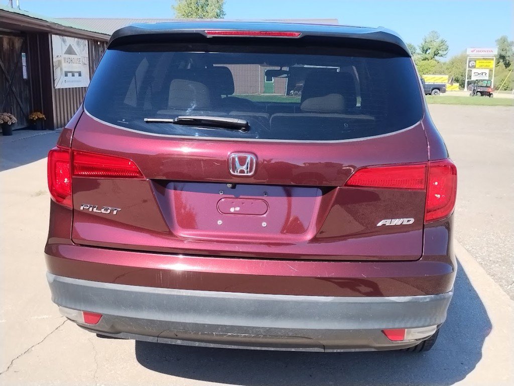 Used 2017 Honda Pilot LX image 4