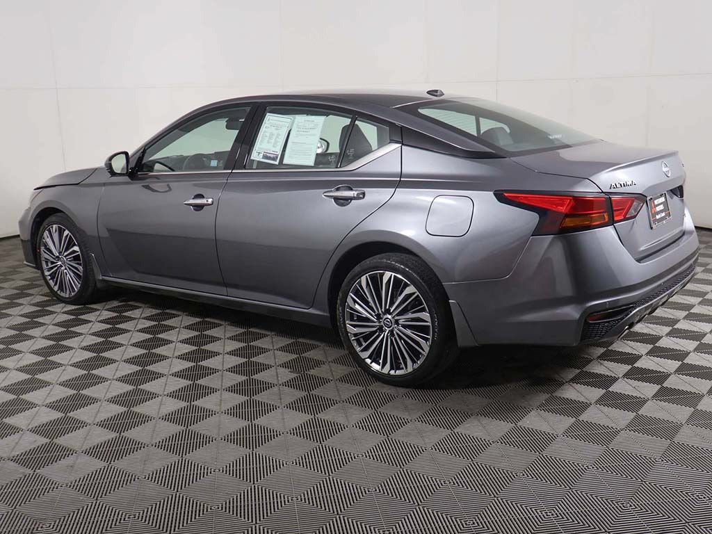 Used 2024 Nissan Altima 2.5 SL AWD/4WD image 14