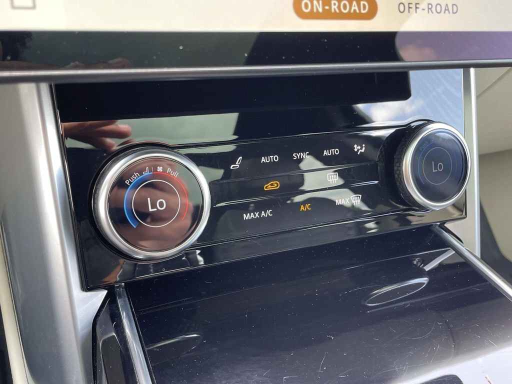 Certified 2023 Land Rover Range Rover SE AWD/4WD image 30
