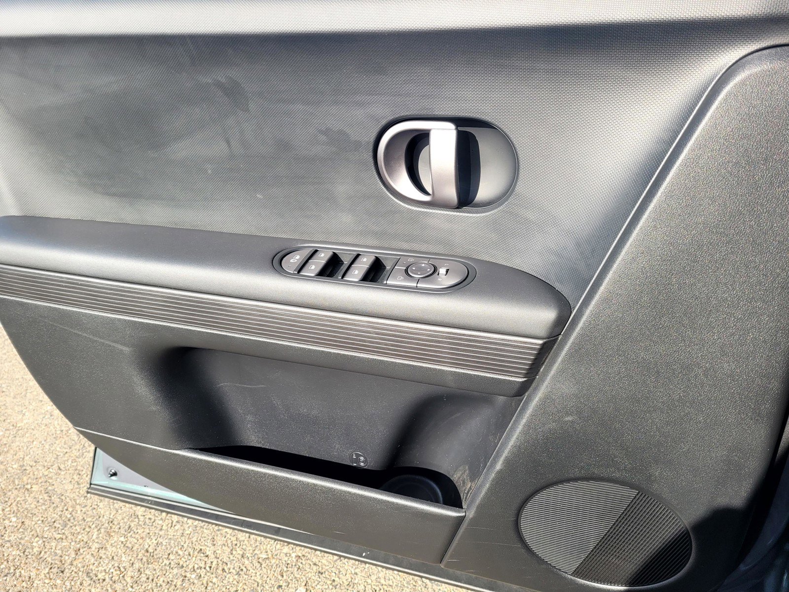 Certified 2025 Hyundai Ioniq 5 SE image 18