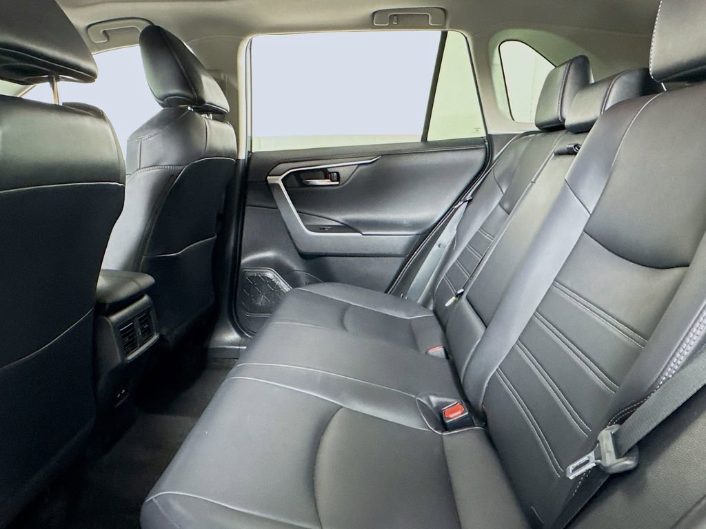 Used 2021 Toyota RAV4 Limited image 12
