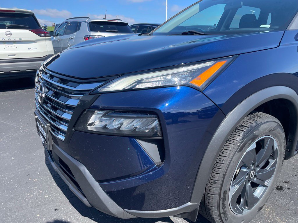 Used 2024 Nissan Rogue SV FWD image 34