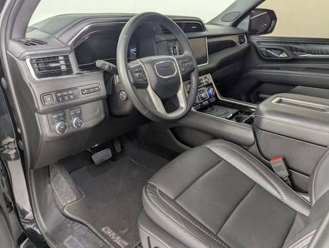 Used 2023 GMC Yukon XL Denali image 8