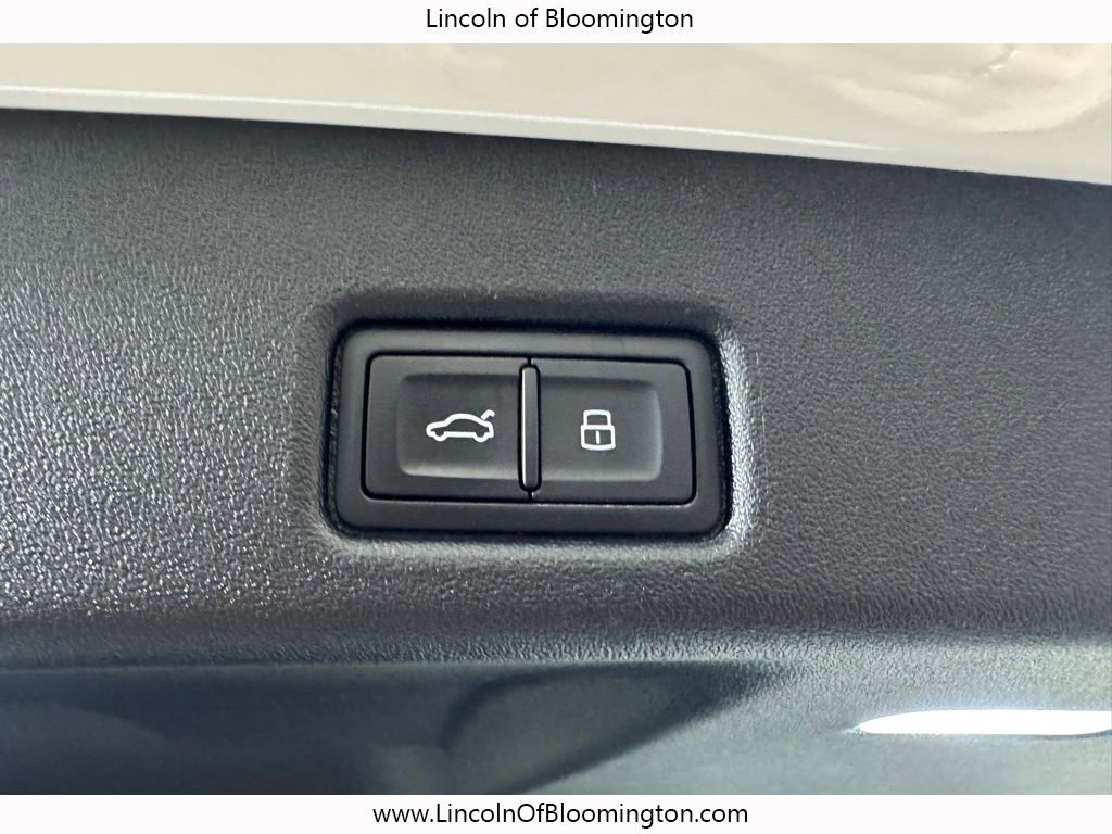 Used 2025 Audi Q5 Premium Plus w/ Premium Plus image 29