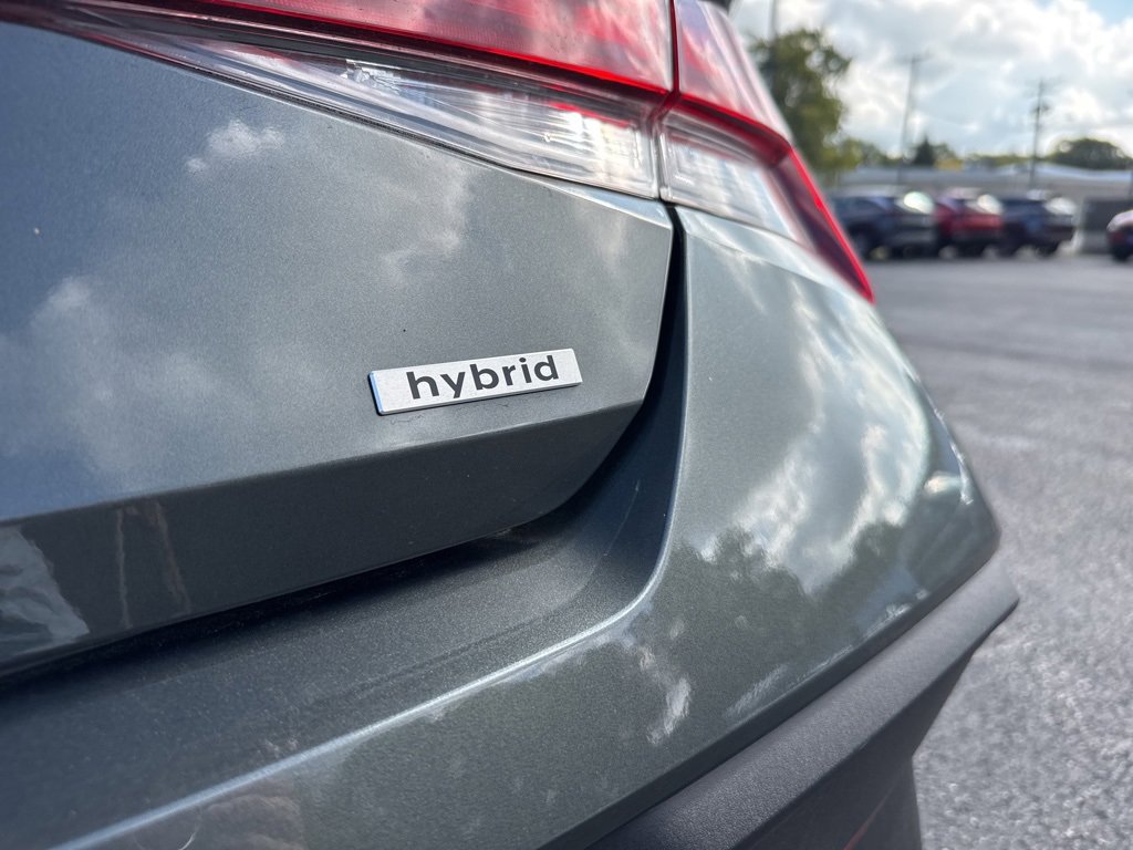 New 2025 Hyundai Elantra SEL image 11