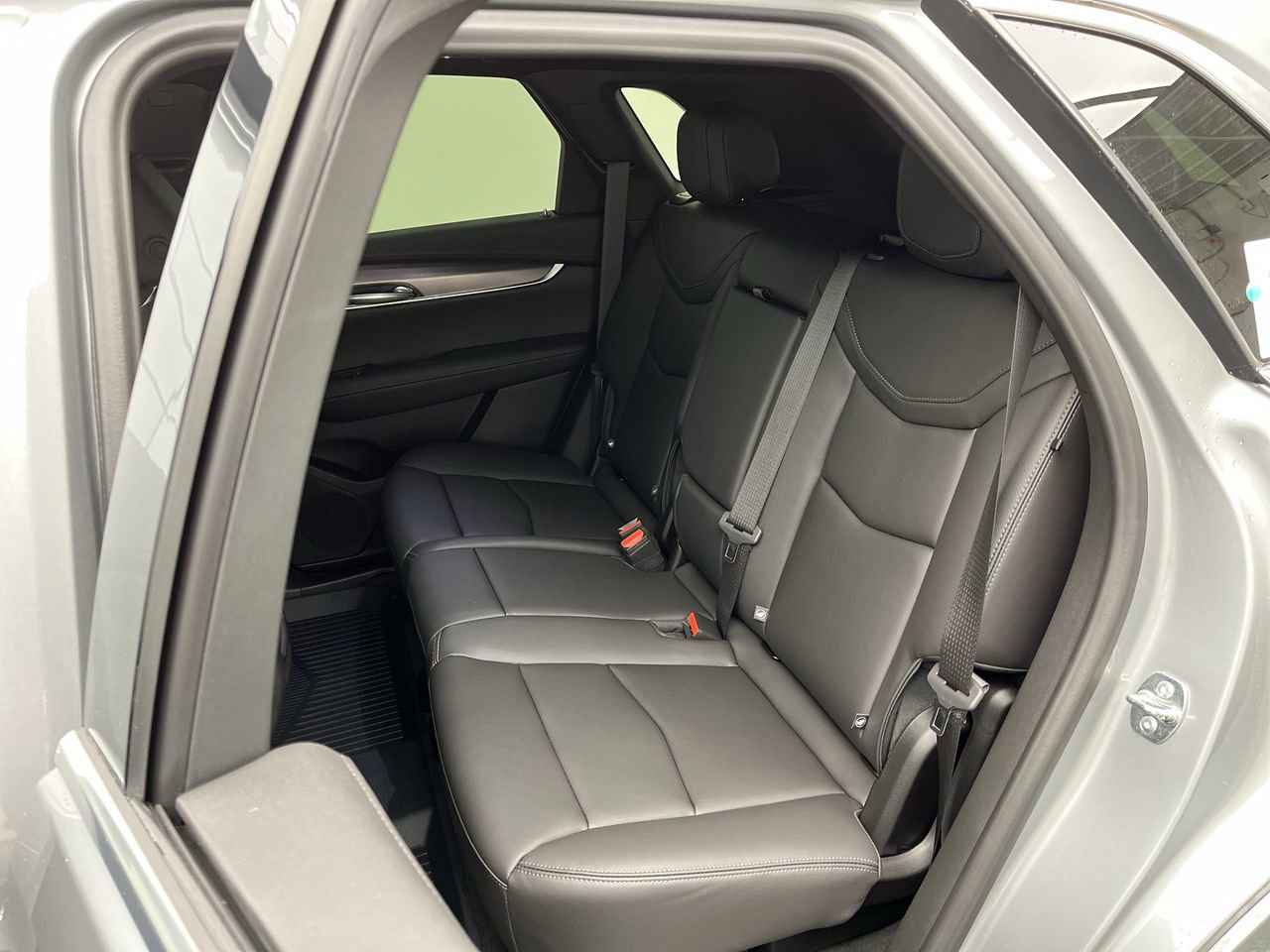 New 2026 Cadillac XT5 Luxury w/ LPO, Floor Liner Package AWD/4WD image 10