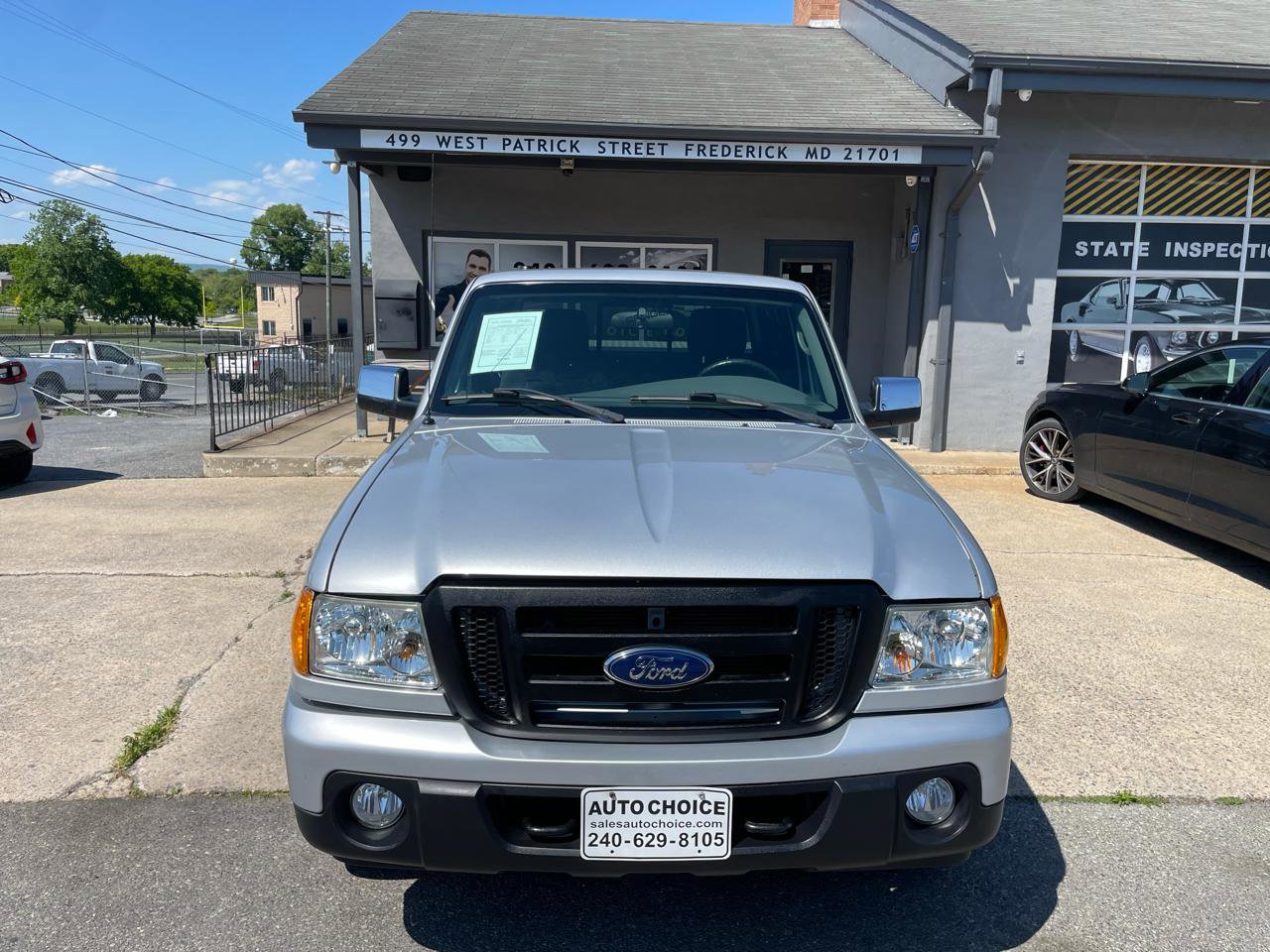 Used 2011 Ford Ranger XLT w/ Bright Trim Group AWD/4WD image 2