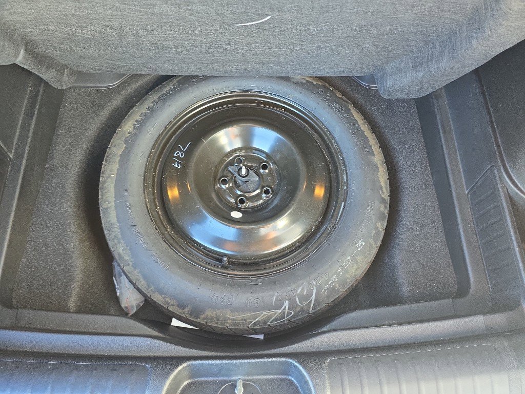 Used 2019 Jeep Cherokee Latitude w/ Cold Weather Group image 33