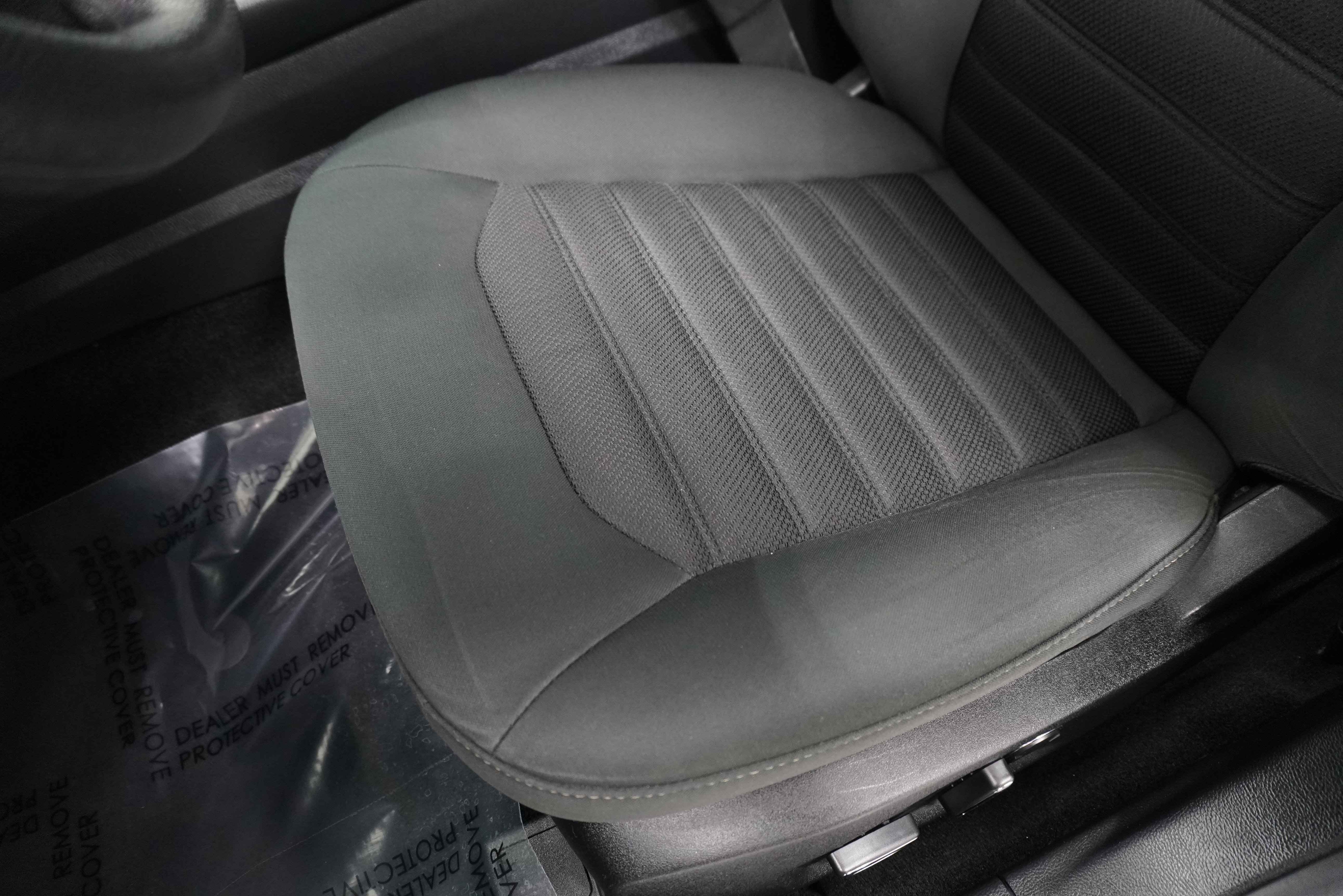 Used 2017 Ford Fusion SE FWD image 11