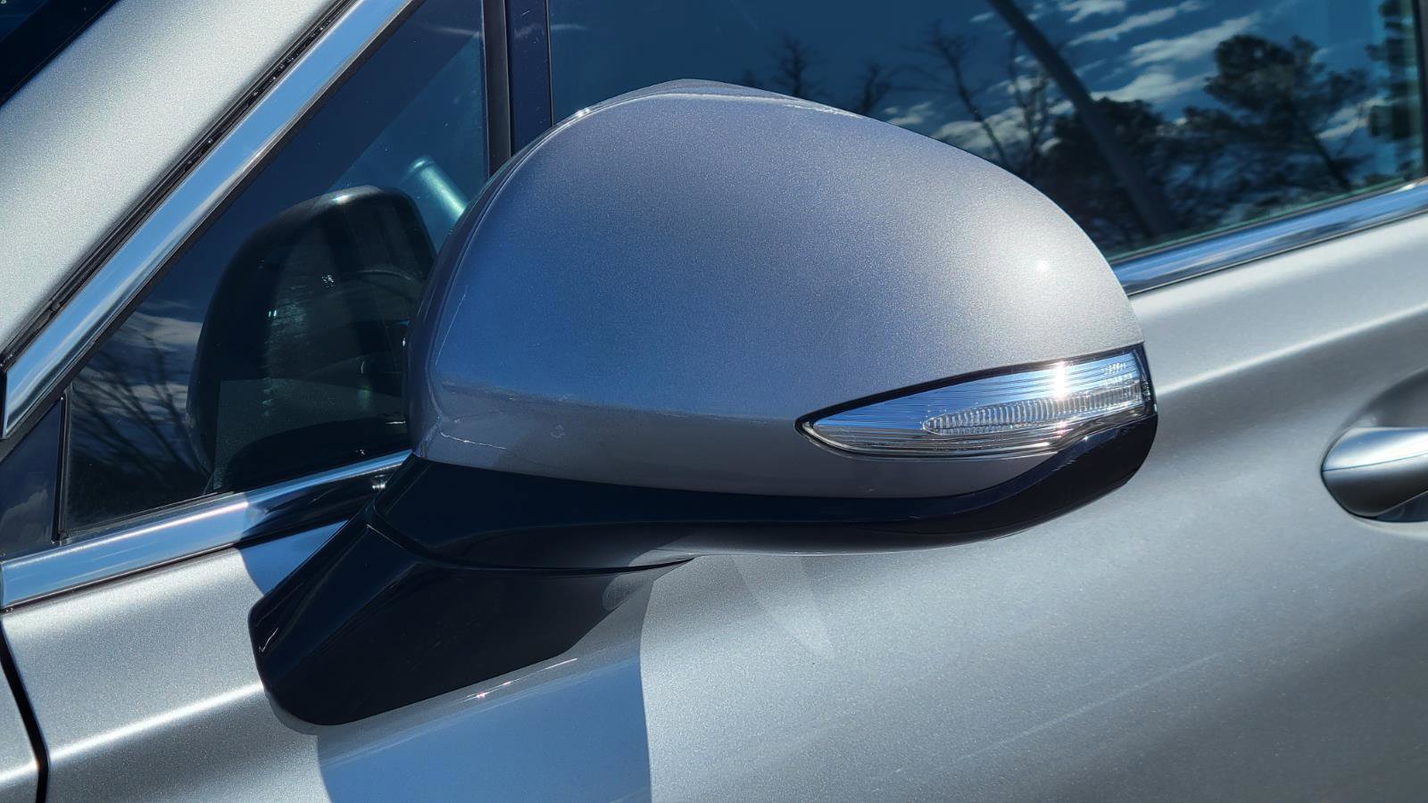 Used 2023 Hyundai Santa Fe SEL w/ Winter Weather Package image 10