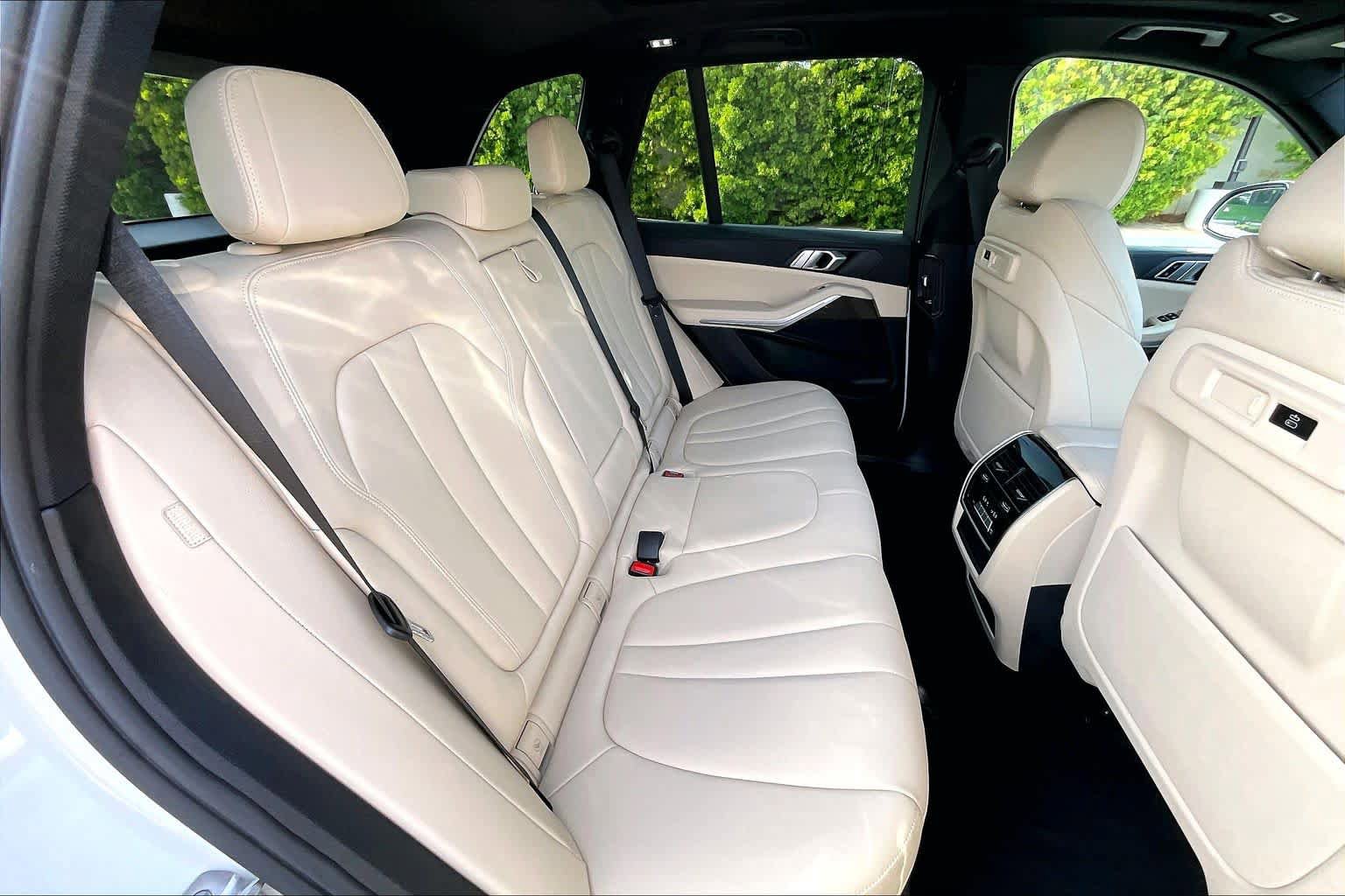 Used 2022 BMW X5 sDrive40i w/ Parking Assistance Package RWD image 19