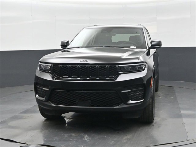 New 2025 Jeep Grand Cherokee Altitude image 8