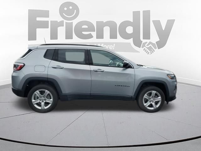 Used 2023 Jeep Compass Latitude w/ Convenience Group AWD/4WD image 6