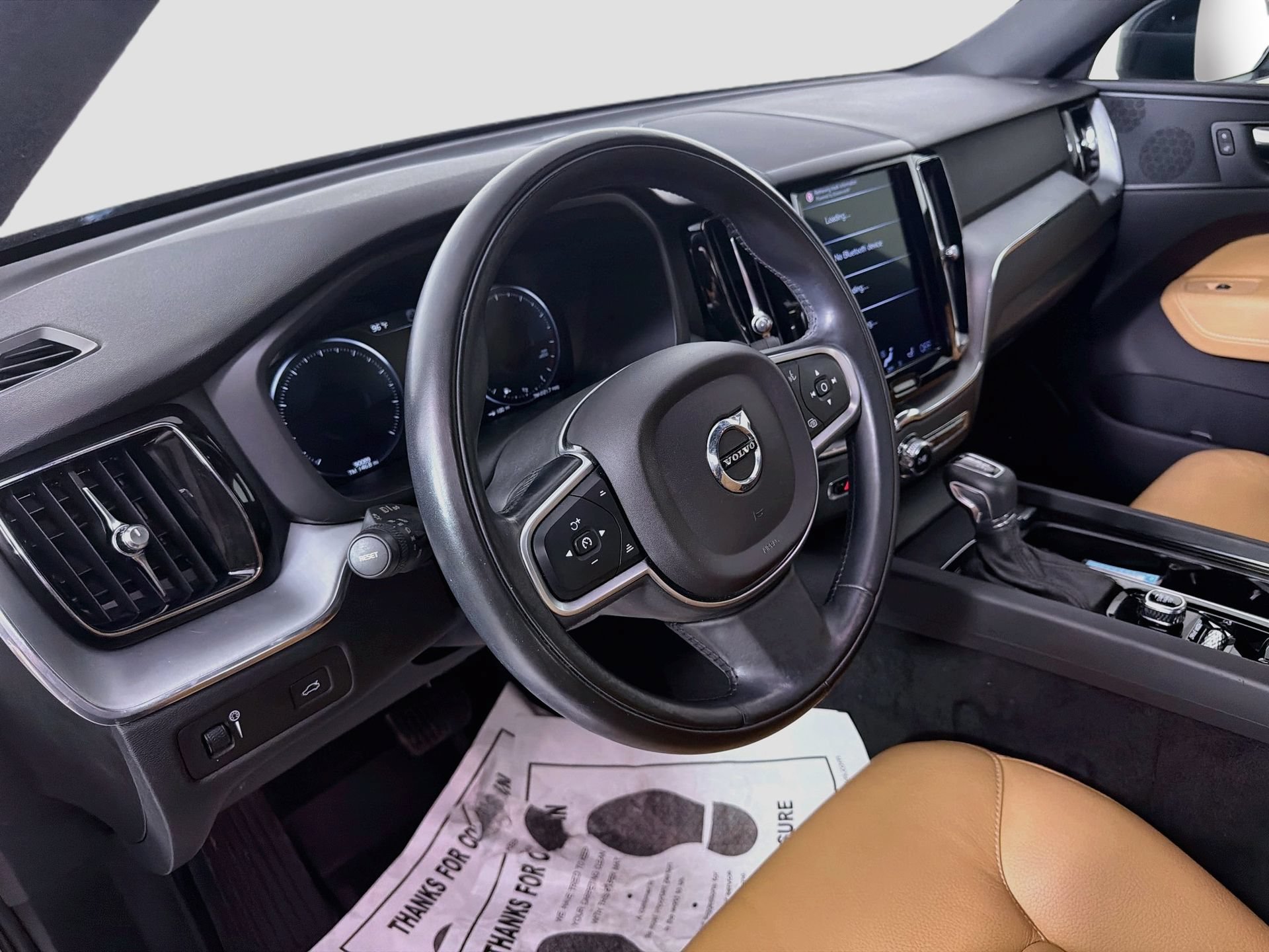 Used 2018 Volvo XC60 T5 Momentum w/ Convenience Package AWD/4WD image 10