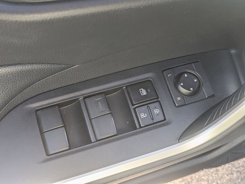 Used 2021 Toyota RAV4 LE image 15